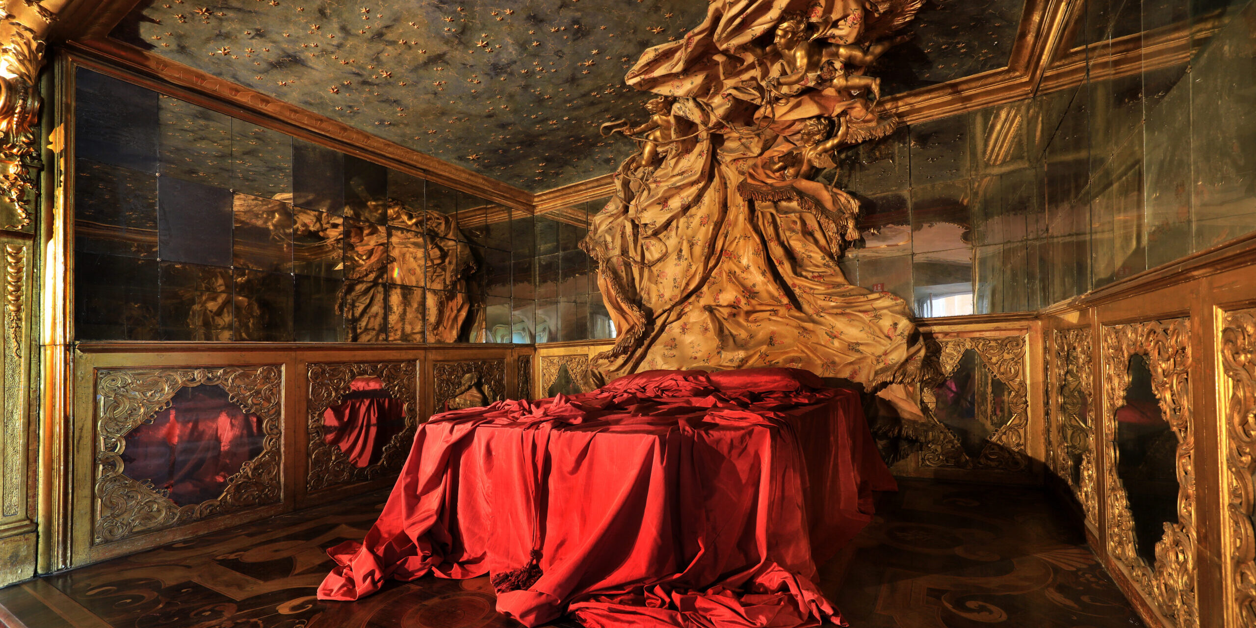 L’alcova di Palazzo Rosso tra ricerche e restauri