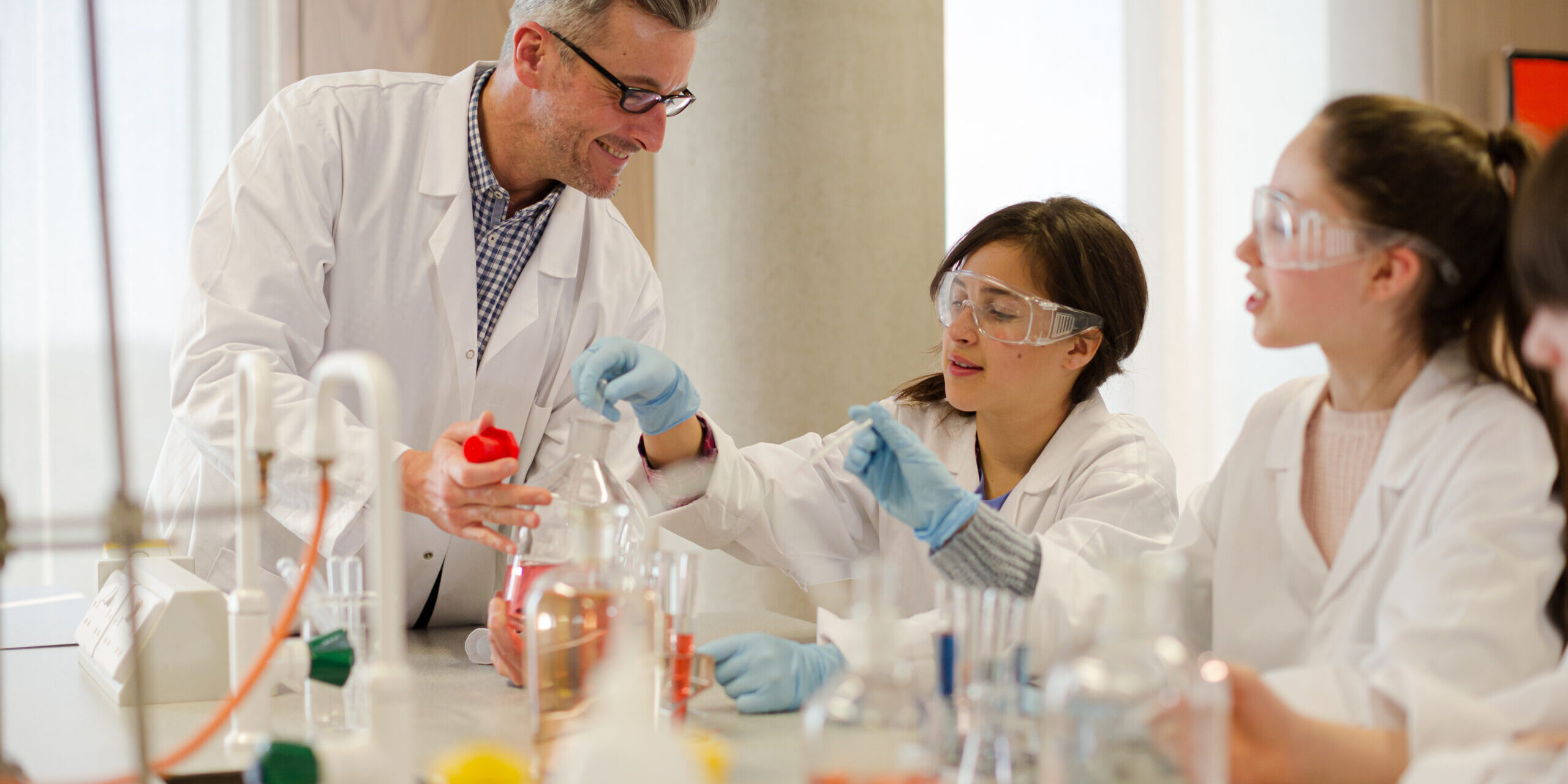 Reazioni che accendono la scienza! Reazioni che accendono la scienza!