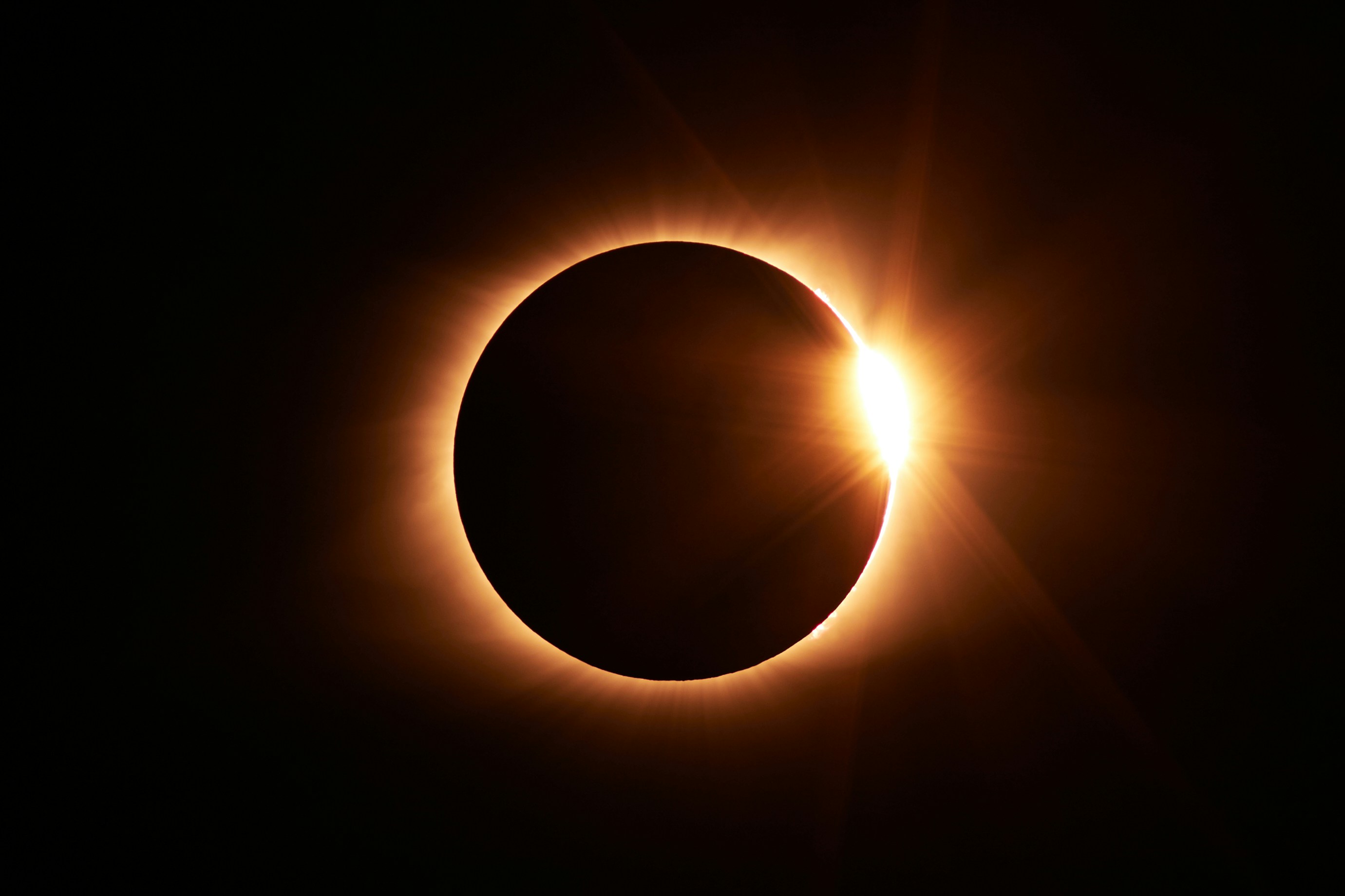 Irlanda-Pavia: Dùngal, tra eclissi e cosmologia